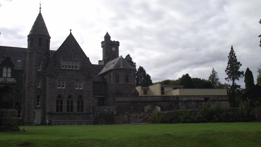 Old School Apartments Highland Club Fort Augustus Exterior foto